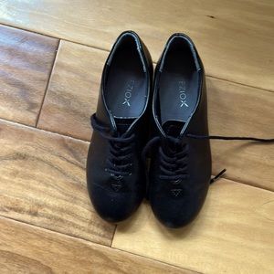 Capezio Black Tap Shoes with tie laces